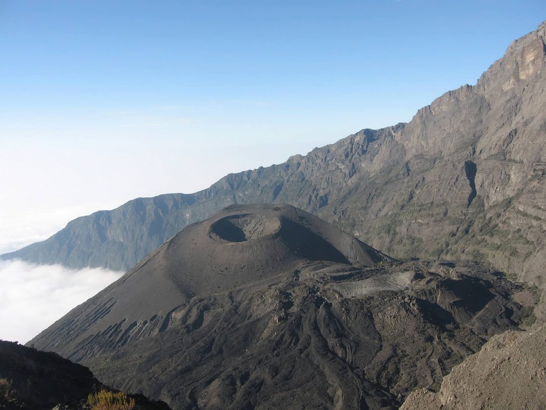 Ngurdoto Crater Viewpoint